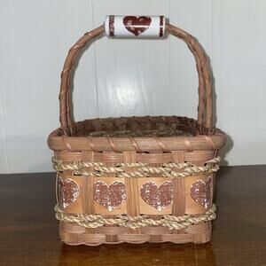 Vintage Cottagecore Wicker Basket Heart Glass Handle Holder Grannycore Decor